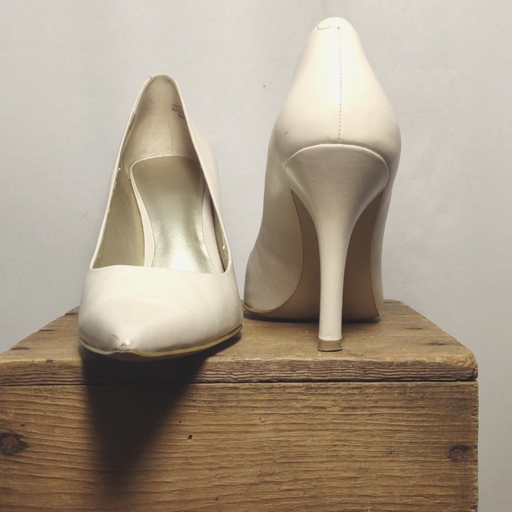 Nine West Ivory pointed toe heels